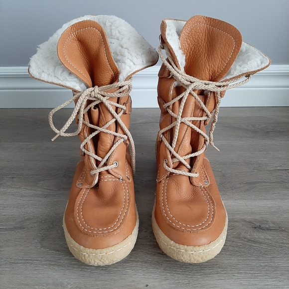 Shoes - Vintage Mukluk Laceup Tan Boot
